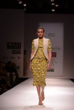 Model walks for Chandrani, Mrinalini, Dhruv-Pallavi Show at Wills Fashion Week 2013 Day 5 on 17th March  (3).JPG